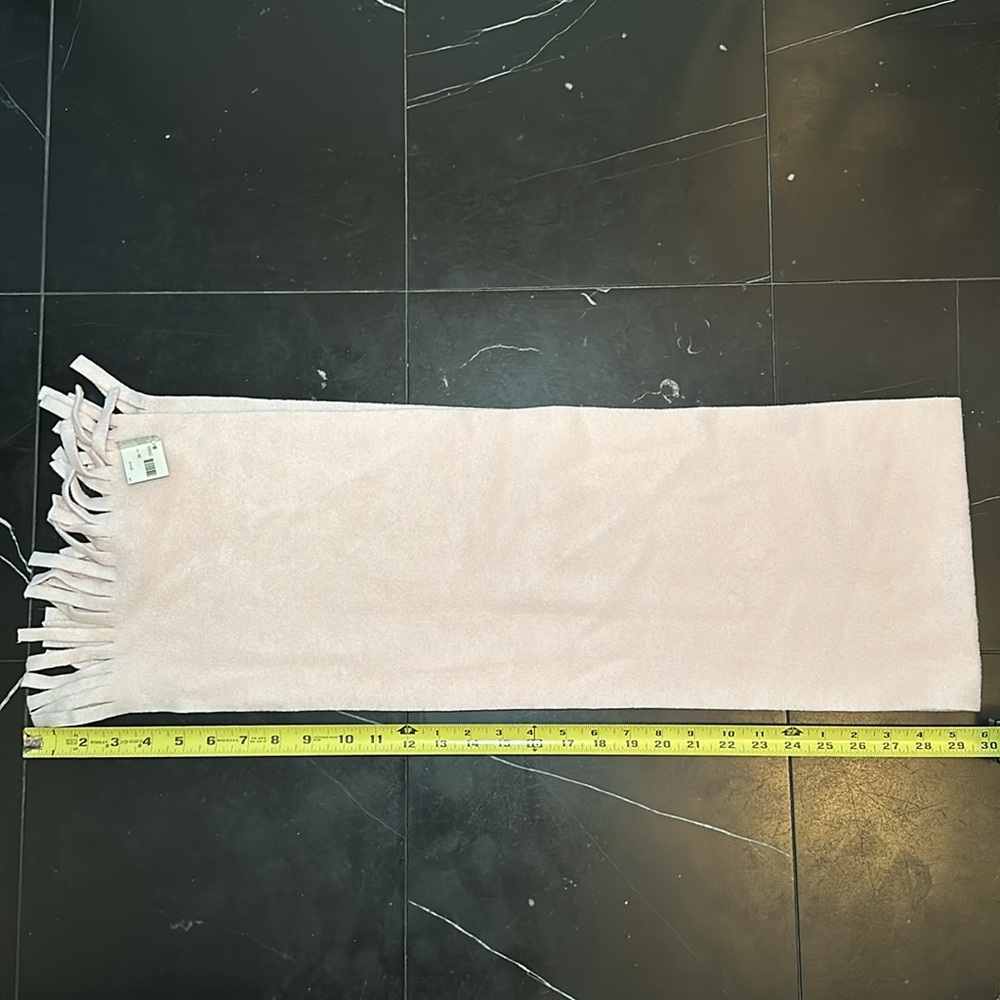 Pink scarf - Picture 5 of 5